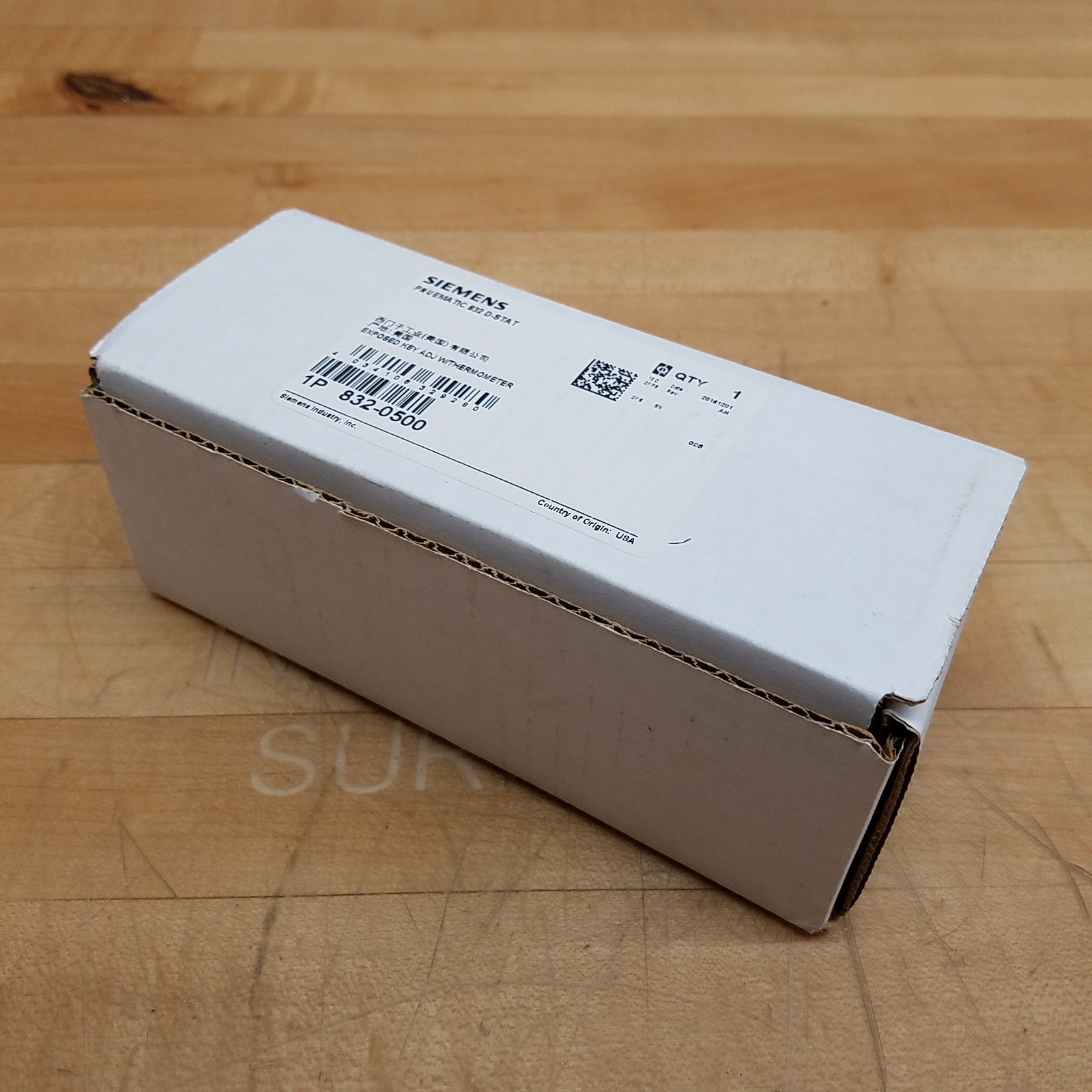 Siemens 832-0500 Exposed Key Adjust w/Thermometer - NEW