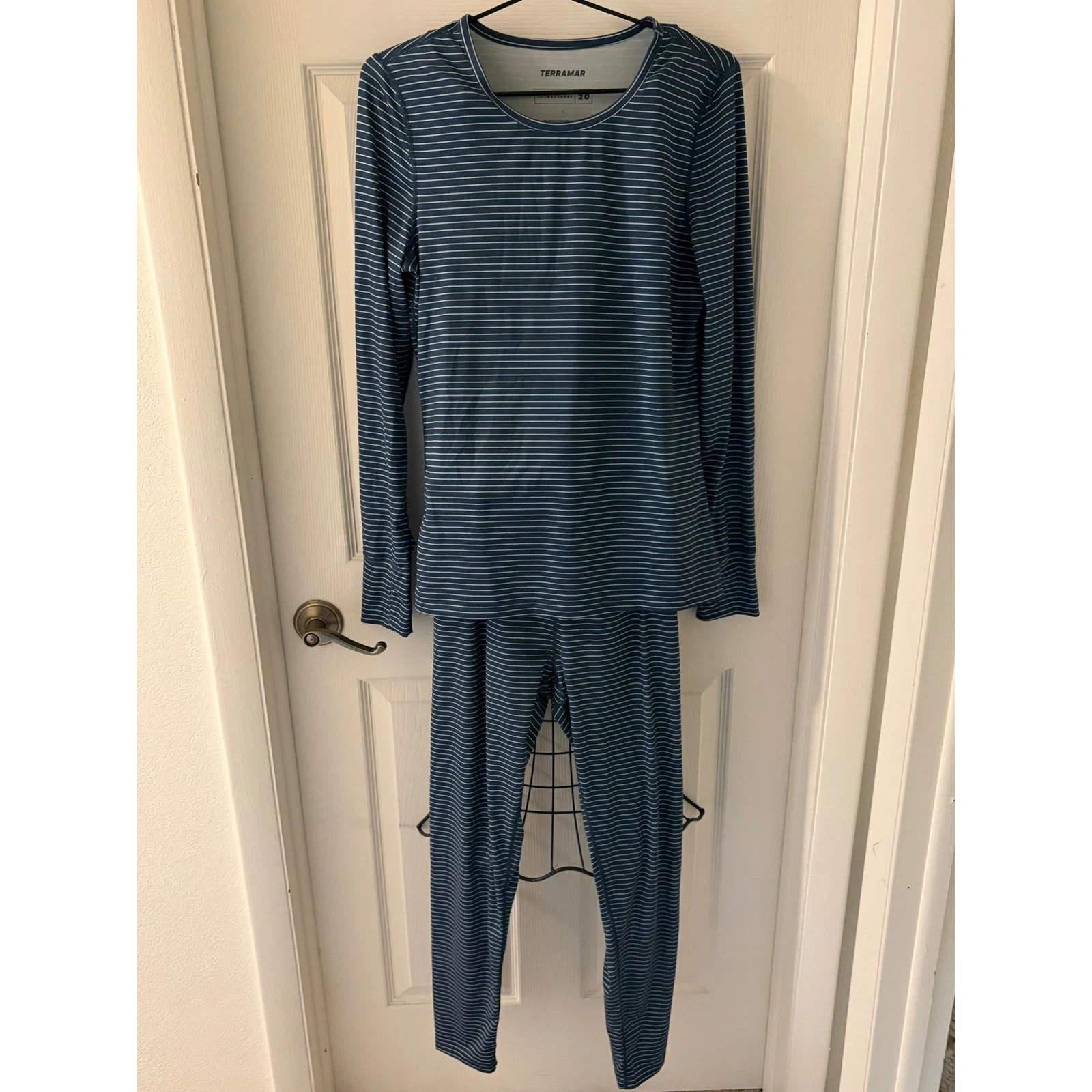 Terramar Climasense 2.0 Womens Blue Striped Base Layer Set Top Leggings L EUC