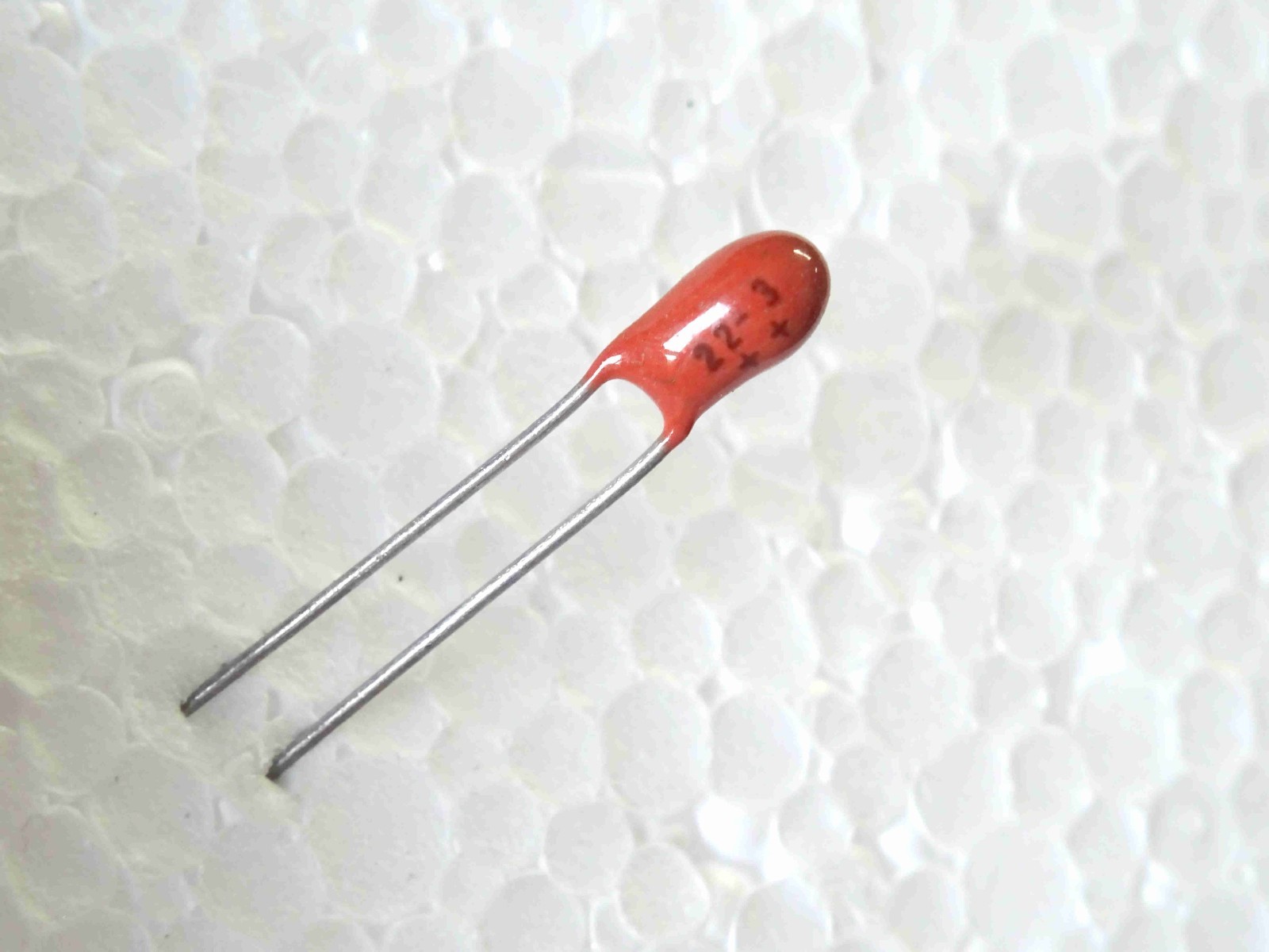 Condensateur tantale goutte 22uF 3V 499D haute stabilité thermique Lot de 500pcs