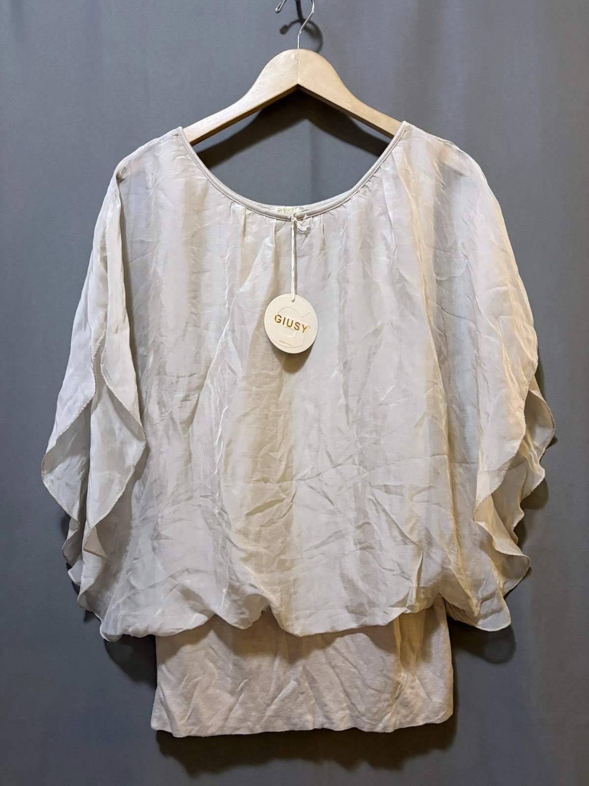 NWT GIUSY Women Sheer Sleeve Silk Blend Chiffon Banded Hem Poncho Top SZ M Beige