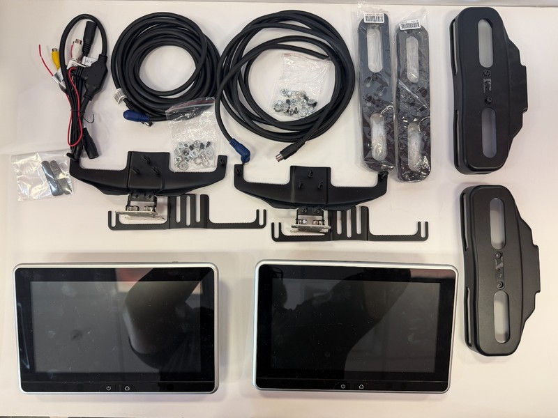 VOXX AVXSB10UHD 10.1" Rear-Seat Touchscreen Monitors AMAVXSB10UHD2