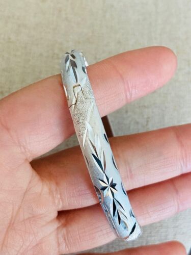 Heavy 925 sterling silver diamond cut hinged bangle Bracelet - Picture 3 of 5