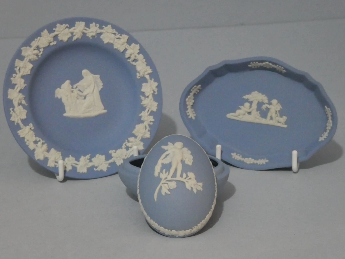 Wedgewood Blue Jasperware Trinket Box Egg Shape & Pin Dish x 2 .