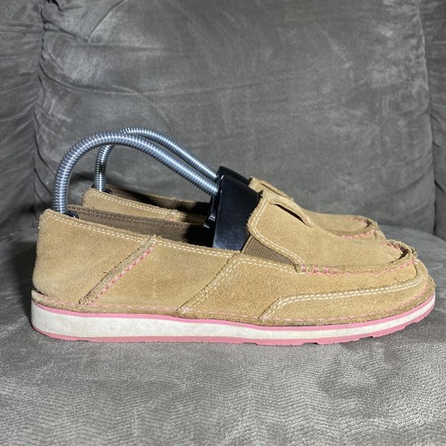 yellow ariat cruisers