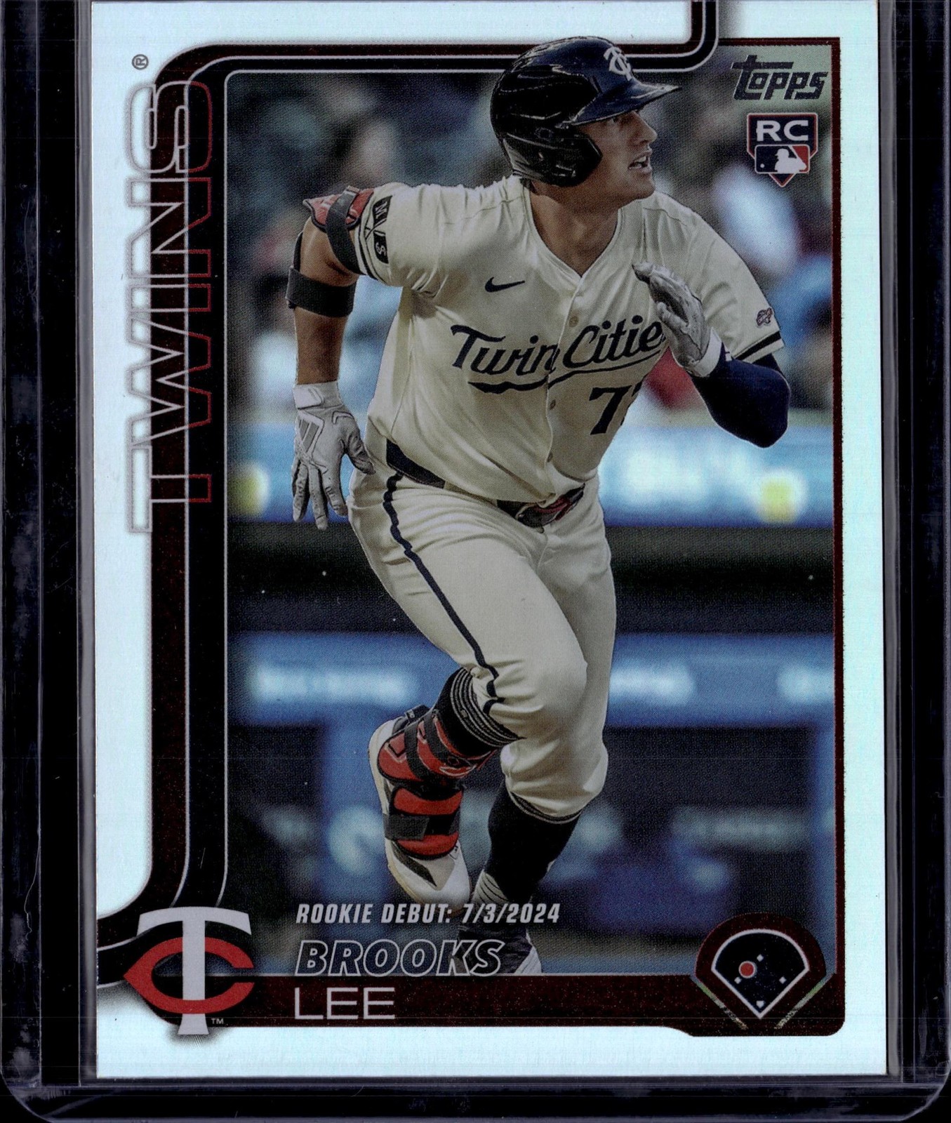 2025 Topps Update #US243 Brooks Lee Rainbow Foil