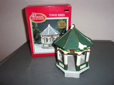 FABRI CENTERS GAZEBO  HOLIDAY CHRISTMAS VILLAGE HOUSE