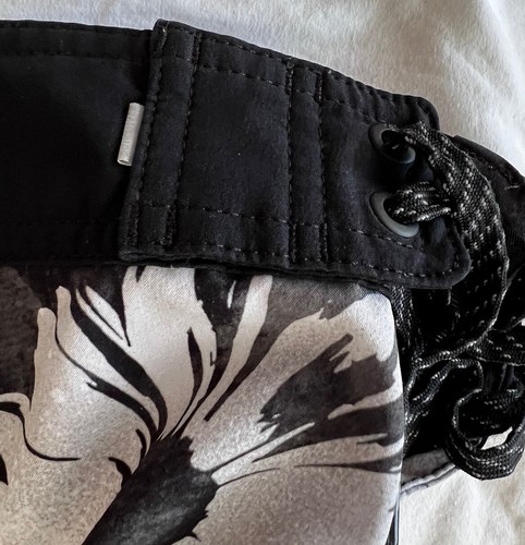 Pantalones cortos de tabla para hombre Quiksilver Highline negros margarita vuelo seco baúles de baño talla 36 - Imagen 10 de 10