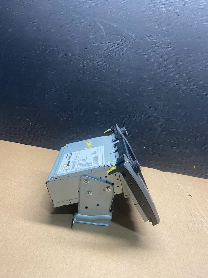 2018 2019 2020 Toyota Tundra Radio CD Navigation Screen Display OEM F4427 DG1 - Image 2 of 4