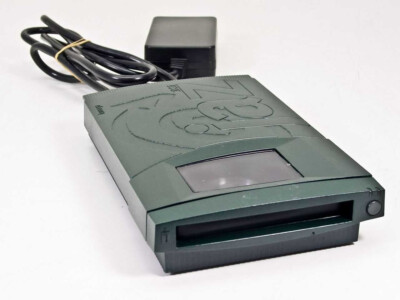 Iomega Jaz 2GB External SCSI Drive V2000S Kit with AC Adapter Power Supply, Disk
