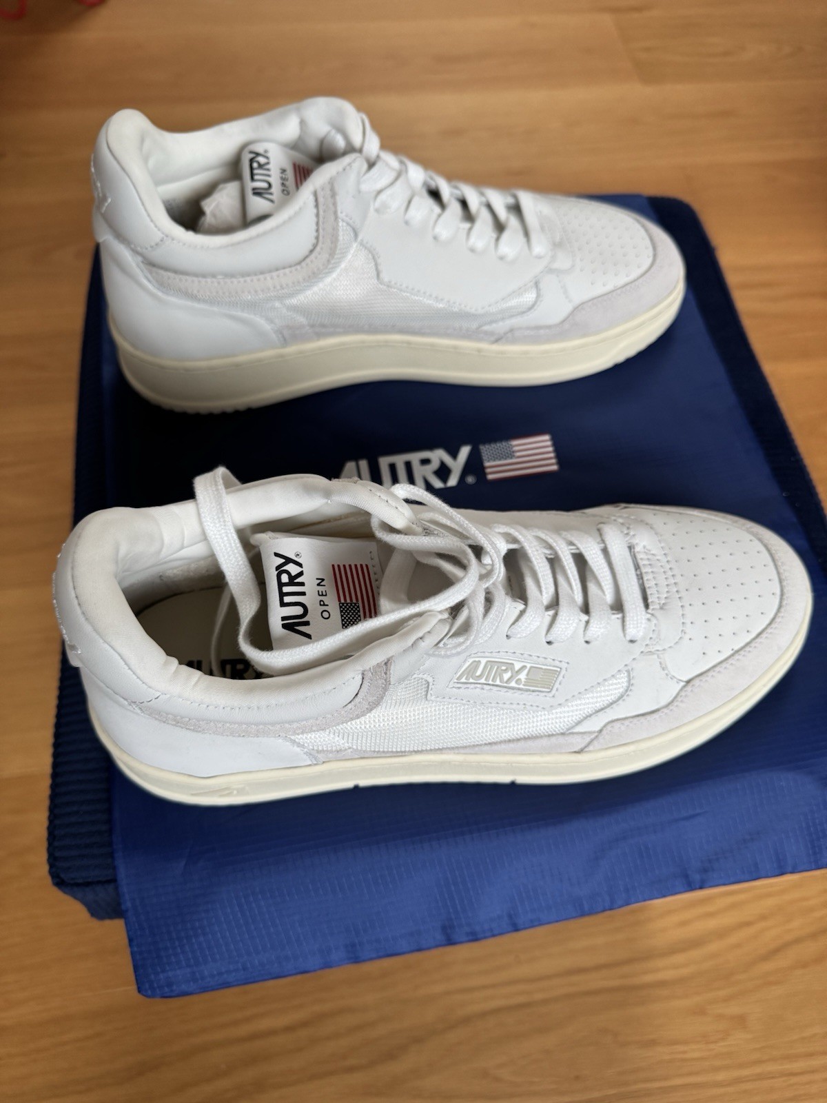 Zapatillas Autry Open Court 43 cuero nuevas con caja