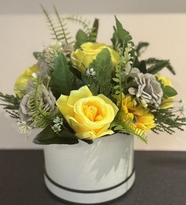 Forever Blumenkasten. Künstlich. Gelbes Motiv. Tolles Geschenk
