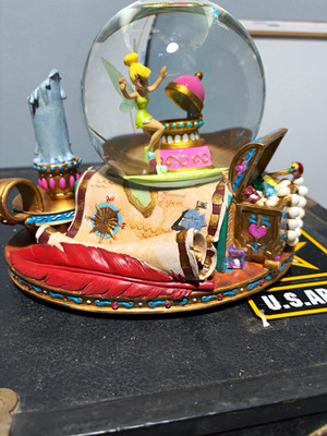 Disney Store Tinker Bell Snowglobe Music Box ''You Can Fly'' Peter Pan