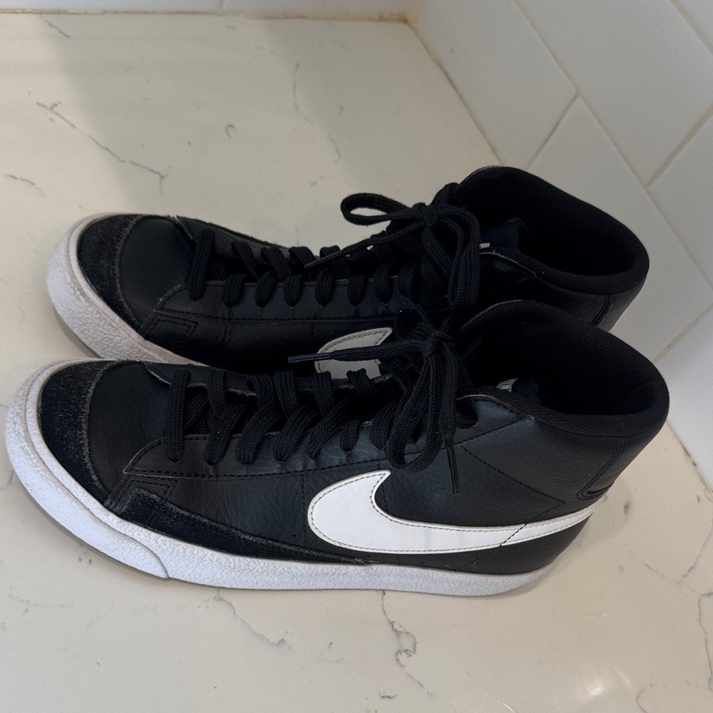 Nike Blazer Mid ‘77 GS Youth Black/White Shoes Size 6Y (DA4086-002) thumbnail 6