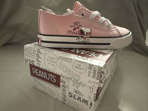 New Toddler Size 9 Girls Sneakers Peanuts Snoopy Pink Canvas Tie Shoes #349034