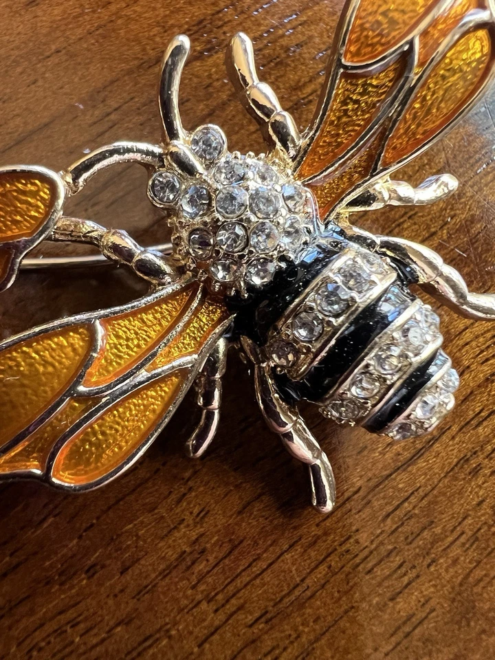 Napier Honey Bee Duo Brooch Pin   Crystal Jeweled Enameled Bees - Image 4 of 4