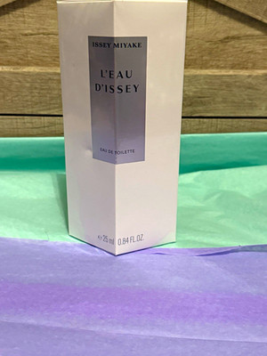 Issey Miyake L'Eau D'Issey Eau de Toilette Spray Travel Size 0.84 fl oz