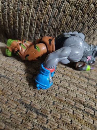 Vtg TMNT 1991 Machine Gunnin’ Rocksteady With Accessory Wacky Action Turtles - Picture 5 of 6