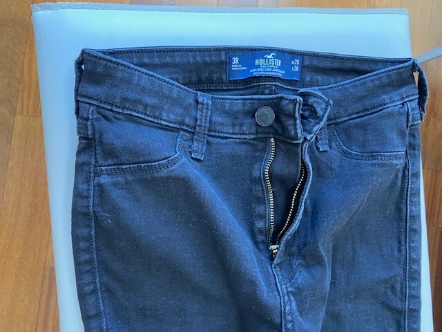 girl Hollister black jeans Sz 3 R 26 L 26 High rise ripped crop spring summer