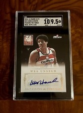 ANTHONY DAVIS & WES UNSELD AUTOGRAPH 2013-14 Elite GOLD /25 Passing The Torch