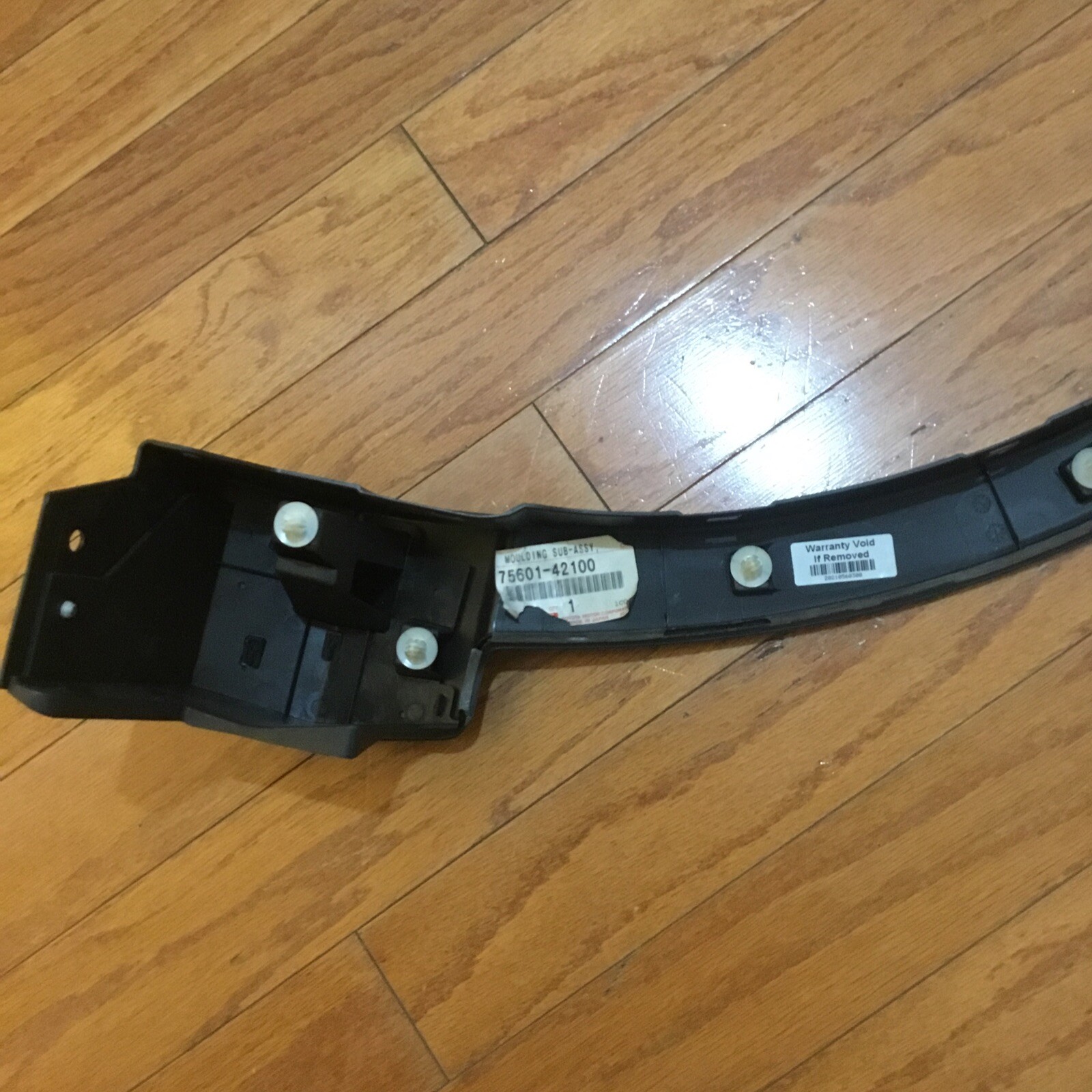 2013 2018 Toyota rav4 front right/passenger side wheel flare p/n 75601-42100