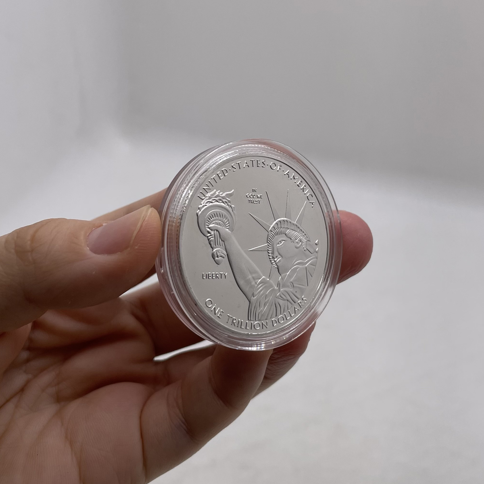 2pcs Silver & Gold One Trillion Dollar Coin United Statue of Liberty Collection