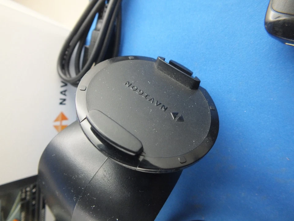 NAVIGON 40 Easy DEutschland Frankreich Greace Holland mit Zubehörpaket Navi OVP - Bild 4 von 4