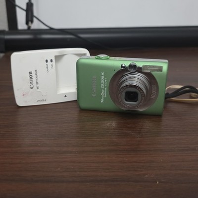 Canon PowerShot SD1200 IS Digital Elph Green W/charger Battery And 8gb Sd Card