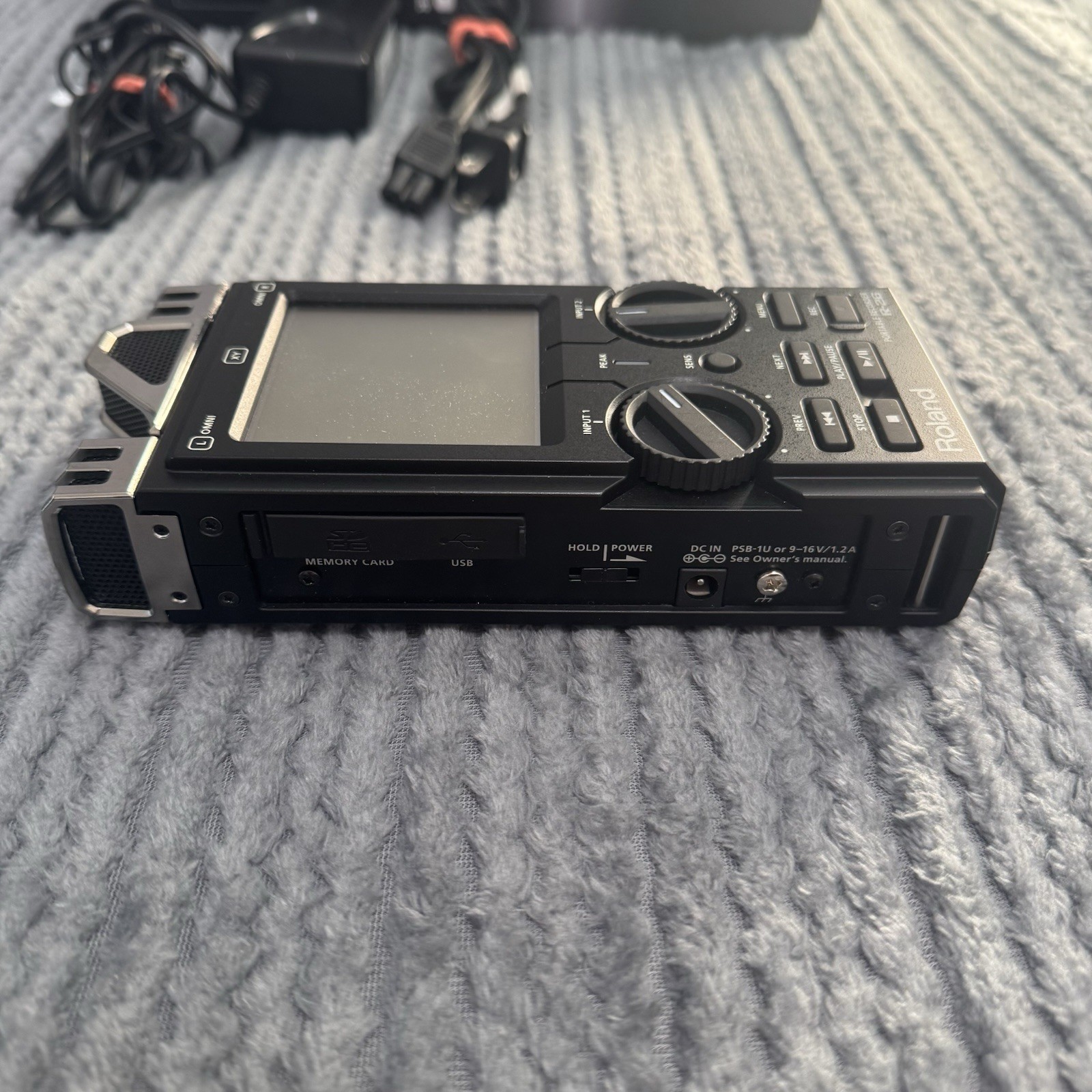 Roland R-26 6-Channel Digital Field Audio Recorder With Box And Cable Tested