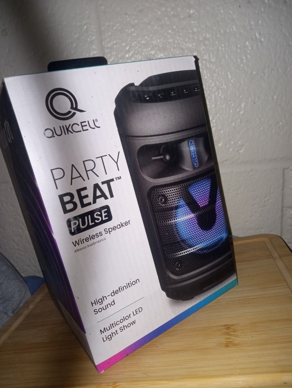Quikcell Party Beat Boost Wireless Speaker LED With Microphone Input