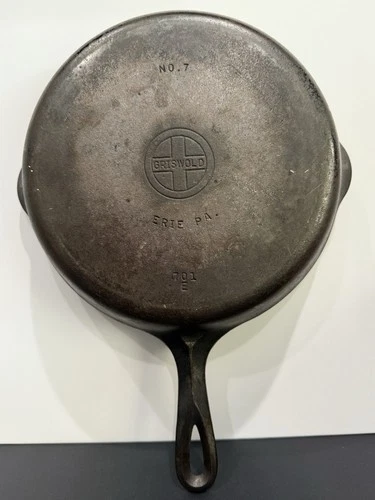 Vintage Griswold No. 7 Cast Iron Skillet 701E ERIE PA Cross Logo Sits Flat