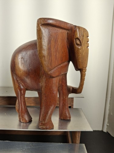 Lote de dos elefantes de madera tallados a mano vintage. Hecho en Tailandia. - Imagen 6 de 9