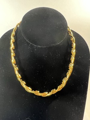 Vintage Monet Link Leaf Brushed & Polished Gold Tone Choker Necklace 15 Signed