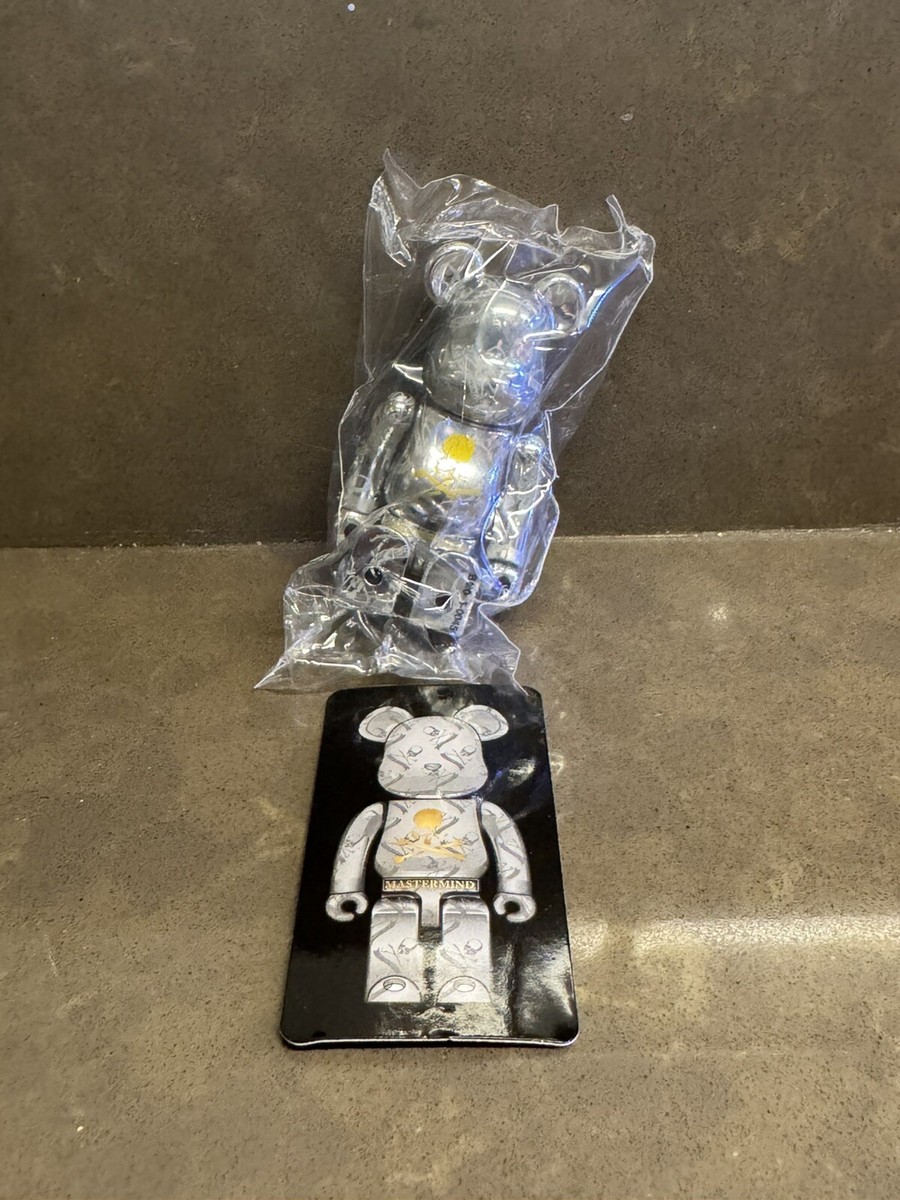Medicom 100% Bearbrick Series 45 - Secret Mastermind Silver