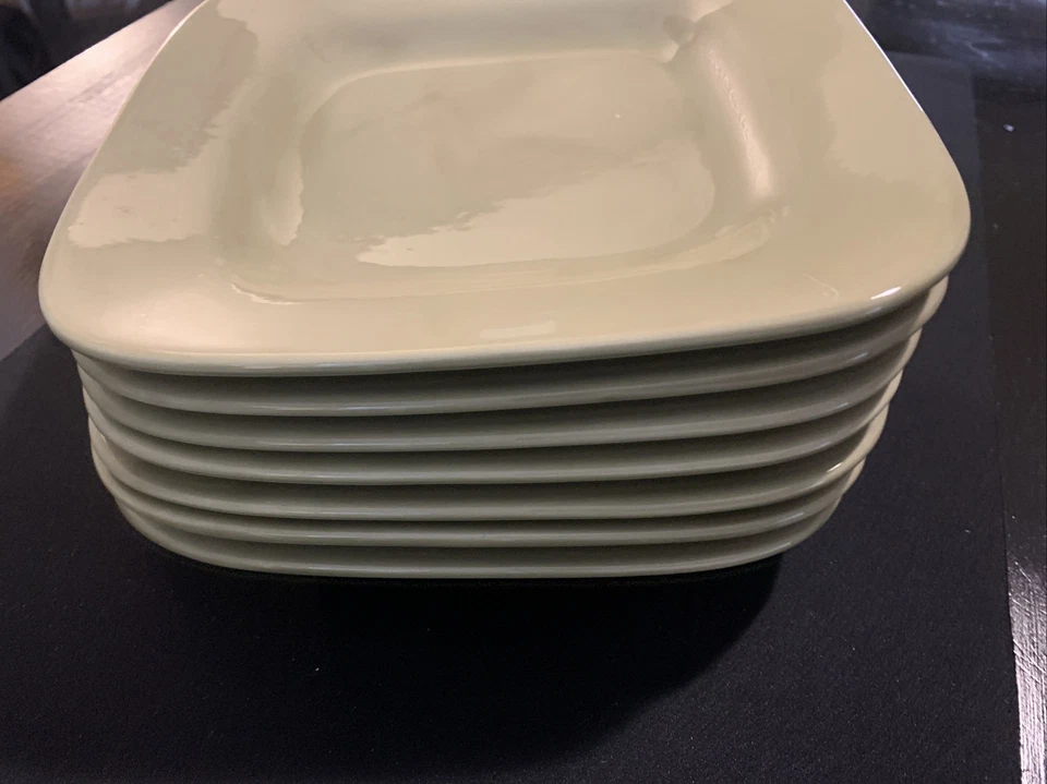 Platos Target Home - Aptos para lavavajillas cuadrados verde oliva/guisante (8) Foto 4 de 4