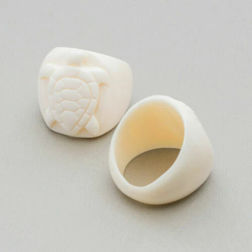 Anelli di bigiotteria in osso