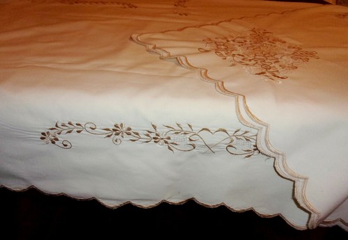 Beige & Cream Cotton Blend Formal Dining TABLECLOTH Floral-Vines Stitch 120"x68" - Picture 3 of 13