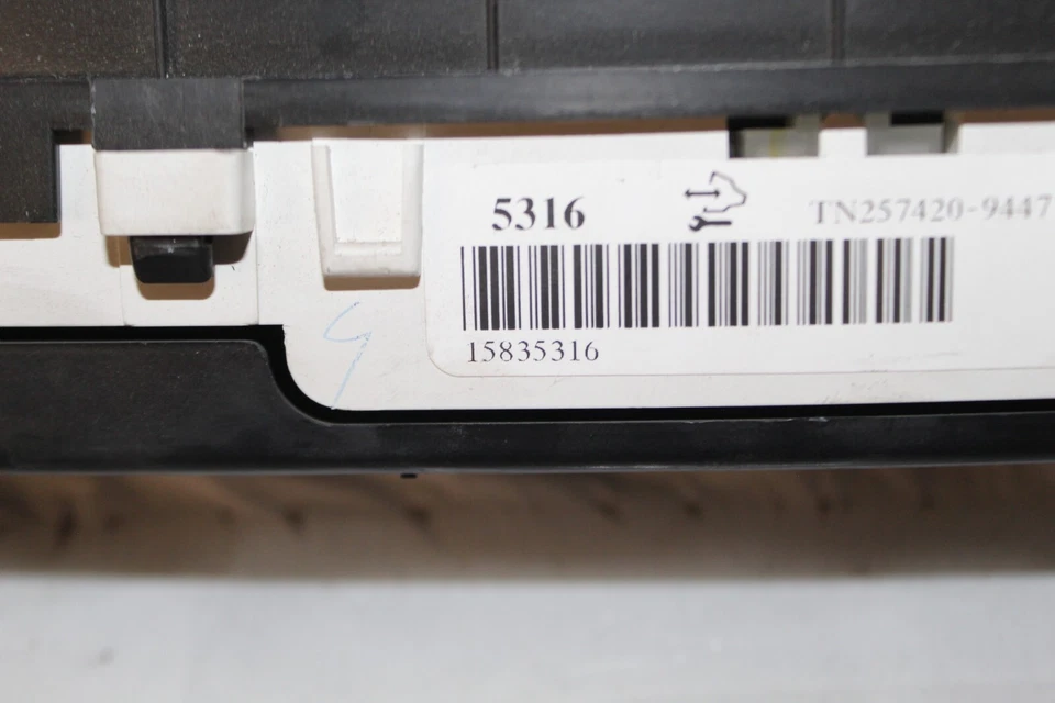 Cuadro de instrumentos velocímetro 06 07 Cadillac DTS tablero calibre 120.007 millas Foto 3 de 3