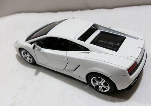 Maisto 1/24 White Lamborghini Gallardo LP 560-4 - Picture 5 of 5