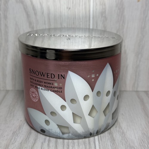 Snowed In Candle From Bath And Body Works RARE HTF