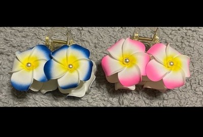 2 Hawaiian-style  foam hair clips with pearl