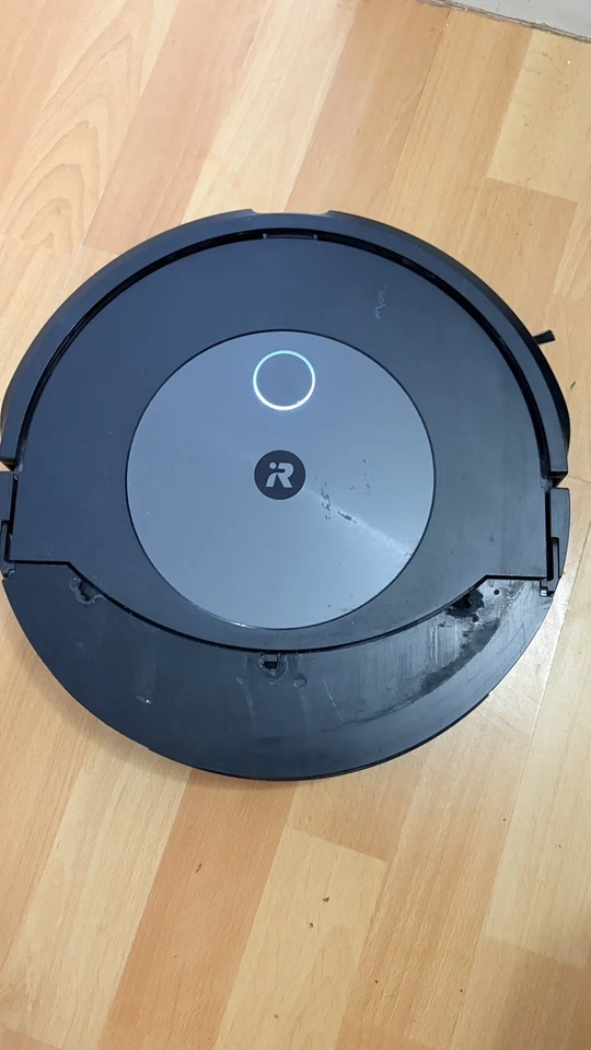 iRobot Roomba Combo J7+ Wisch- und Saugroboter, Foto 3 von 4