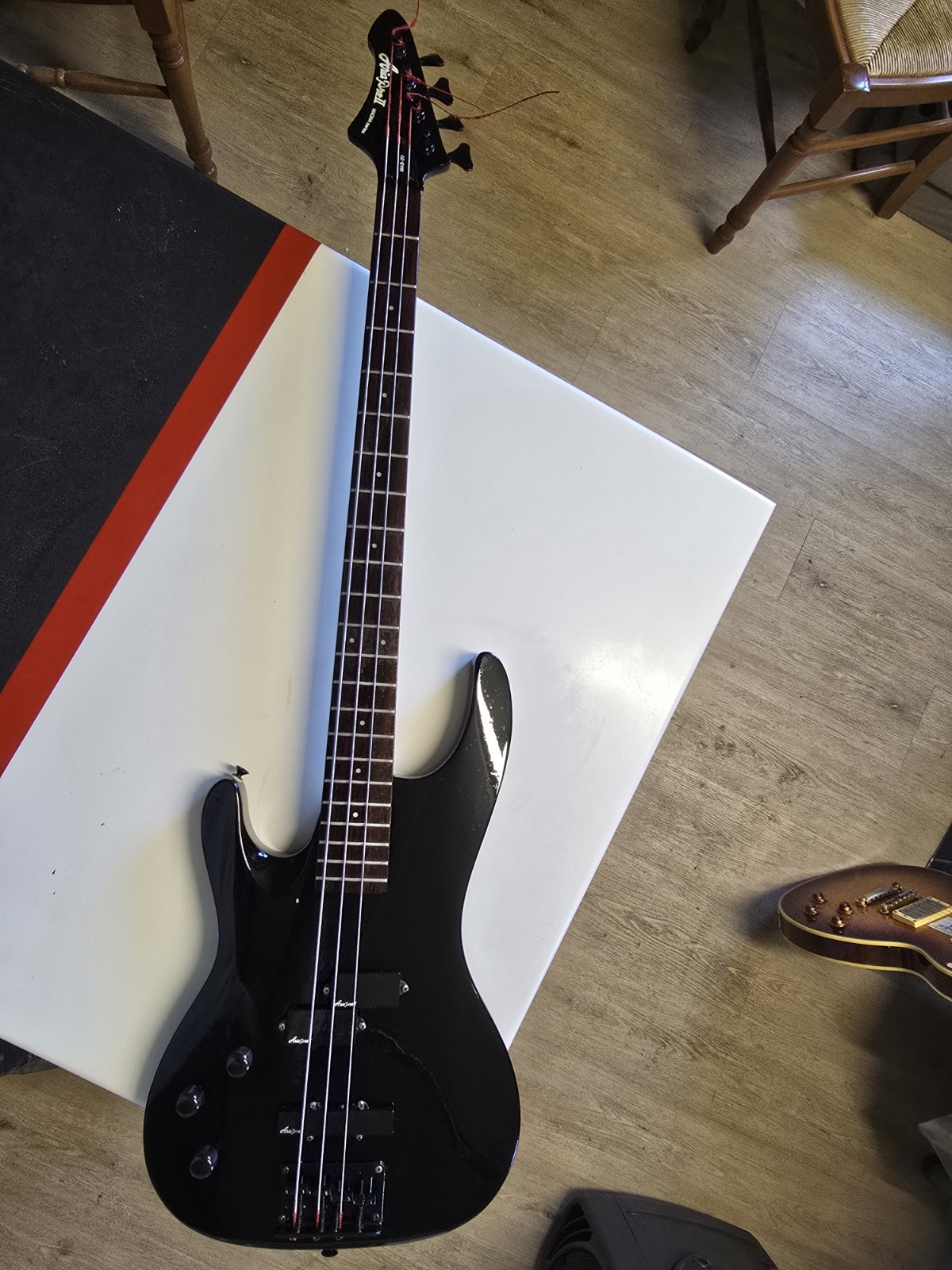 guitare basse électrique Manque Une Corde