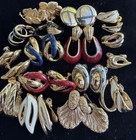 15 pair Earrings gold tone MONET NAPIER TRIFARI Vintage Jewelry Lot All Signed