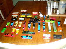 Vintage 40 Piece Lot ERTL Diecast 1980s-90s Thomas the Tank Engine Friends GC