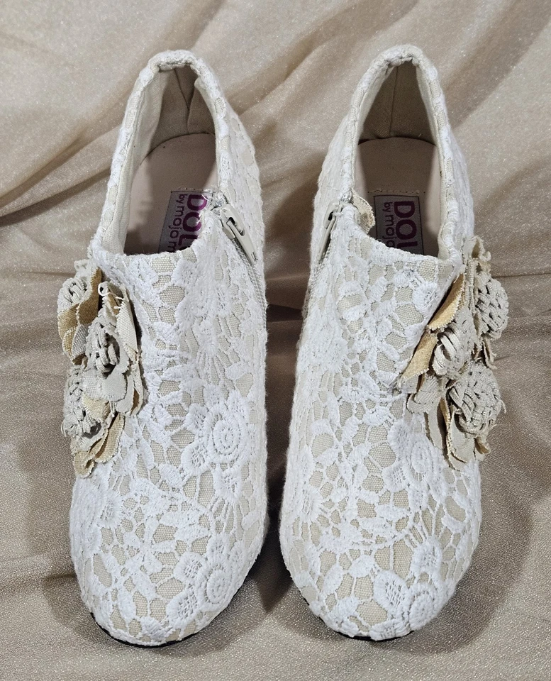 Women's Floral Bootie, Size 7.5, DOLCE By Mojo Moxy, Lace Ankle Boot - Image 2 of 4