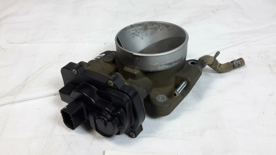 Chevrolet Silverado 1500 Avalanche 2003-2010 conjunto de carrocería del acelerador OEM Foto 4 de 4