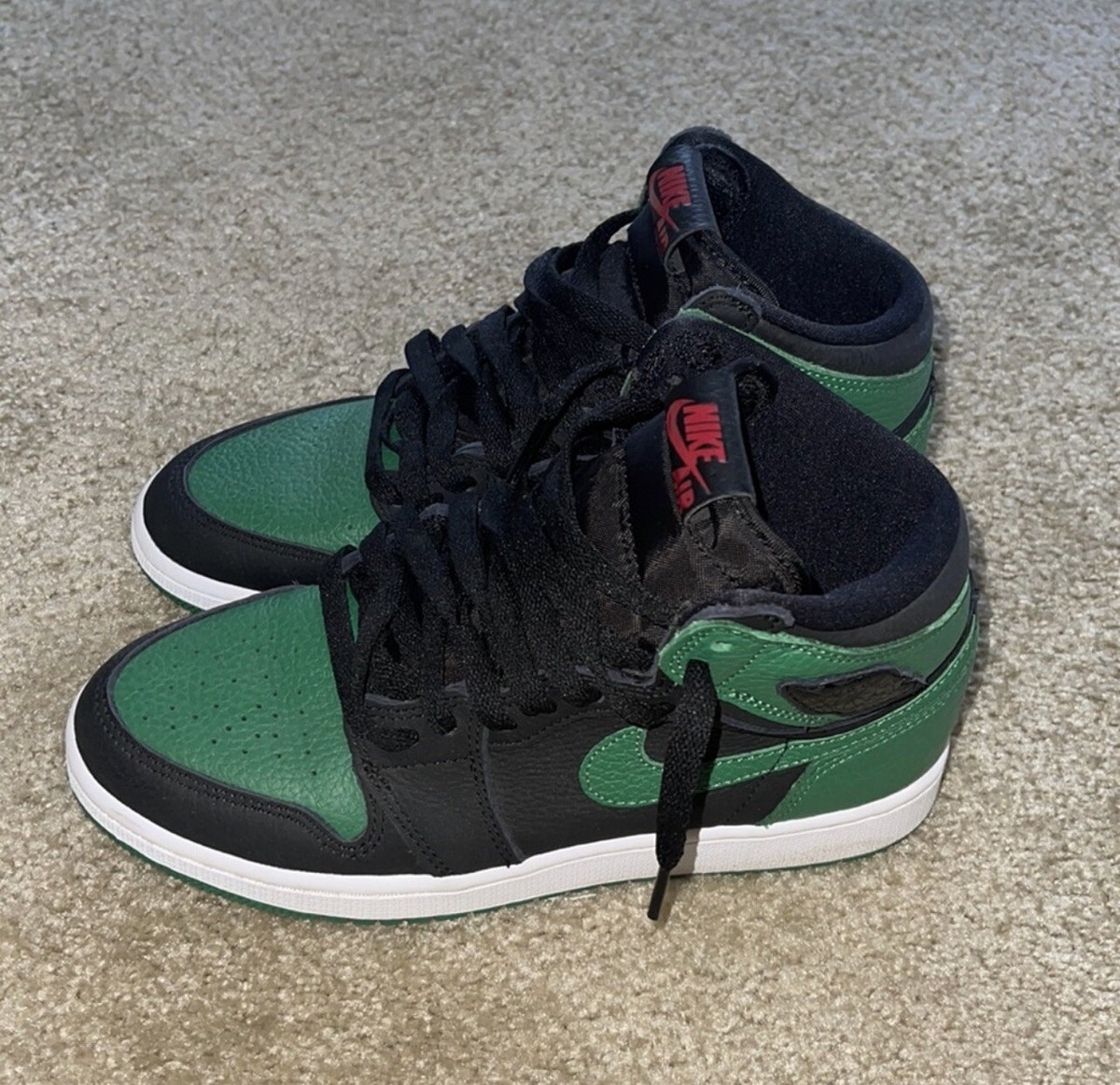 スニーカー Nike Air Jordan 1 High Zoom Air CMFT 2 Pine Green Air Jordan 1 High Zoom CMFT 2 Pine Green – Puffer Reds