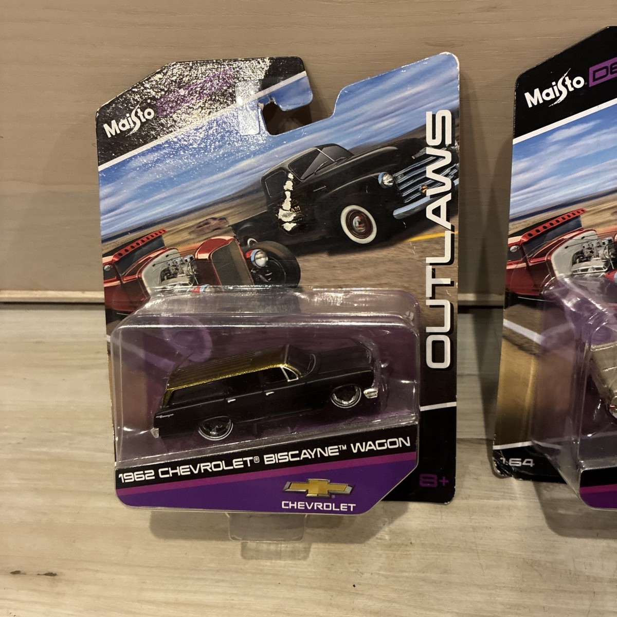Maisto Design Outlaws Gold 1965 Pontiac GTO, Biscayne Wagon, Chevy