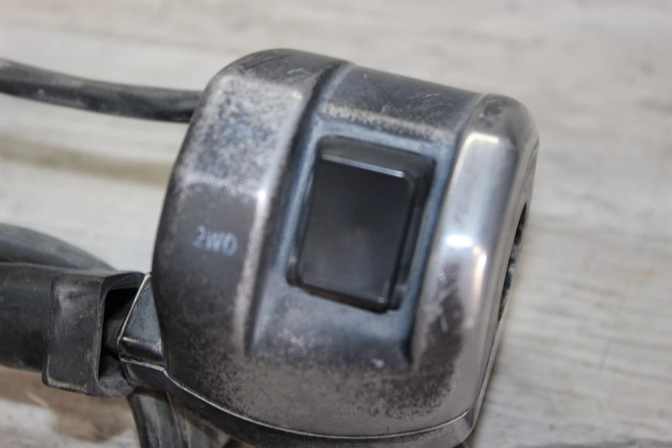 Arctic Cat 550 2009 4x4 TRV interruptor automático del acelerador del pulgar con cable interruptor 4x4 Foto 2 de 4