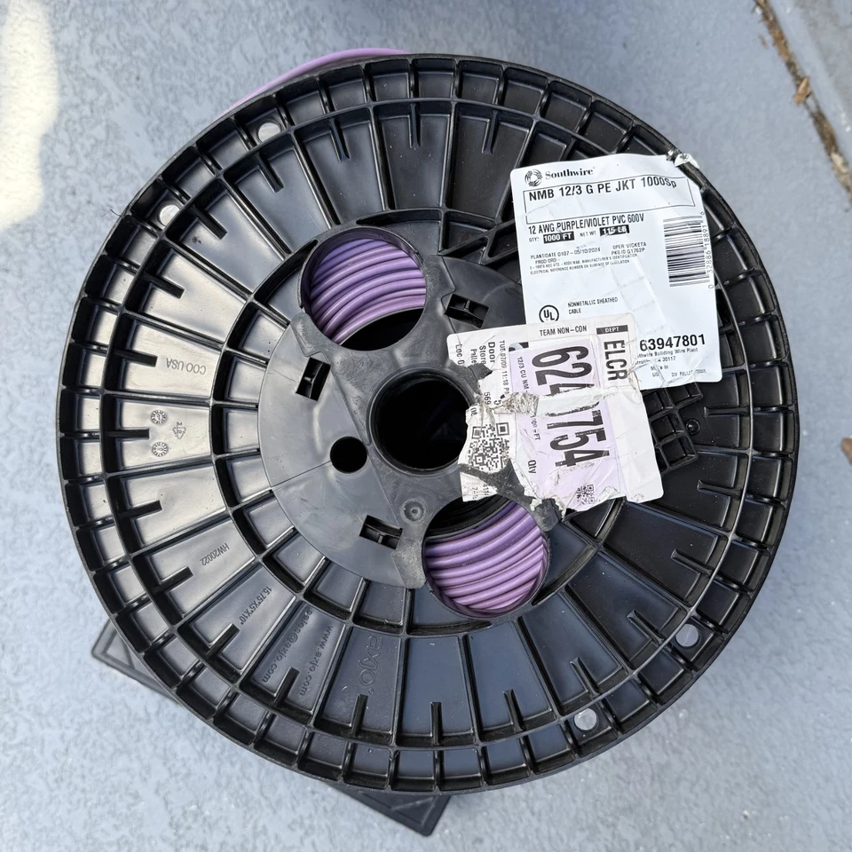 Chaqueta Southwire 63947801 Romex SIMpull NM-B Cable Púrpura 12-3 AWG 600V 1000 ft Foto 3 de 4
